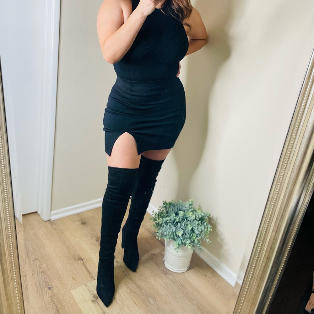 Black skirt with thigh slit